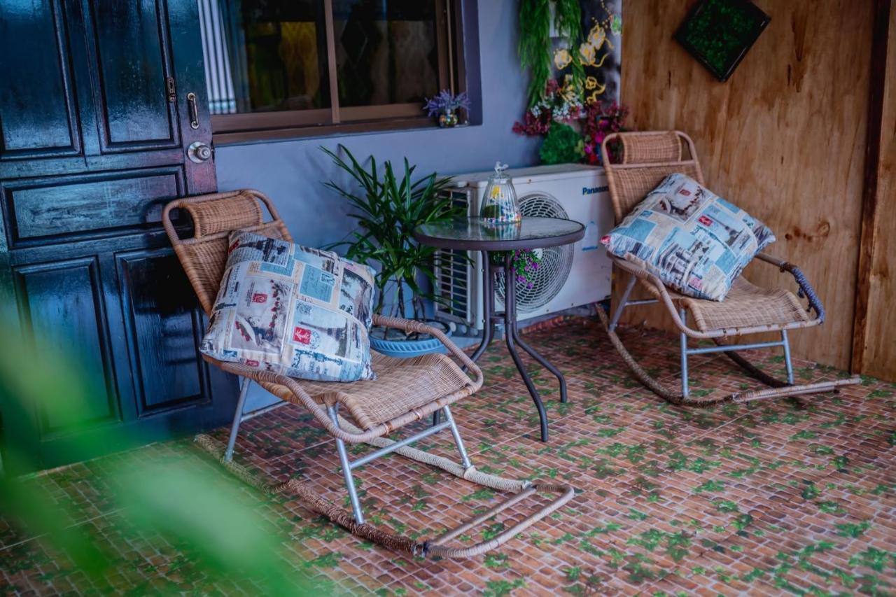 Menulis Coolly House Patong Bed & Breakfast Екстериор снимка
