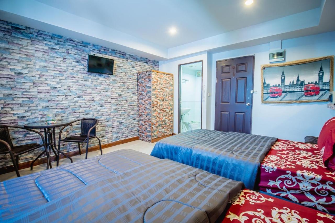 Menulis Coolly House Patong Bed & Breakfast Екстериор снимка
