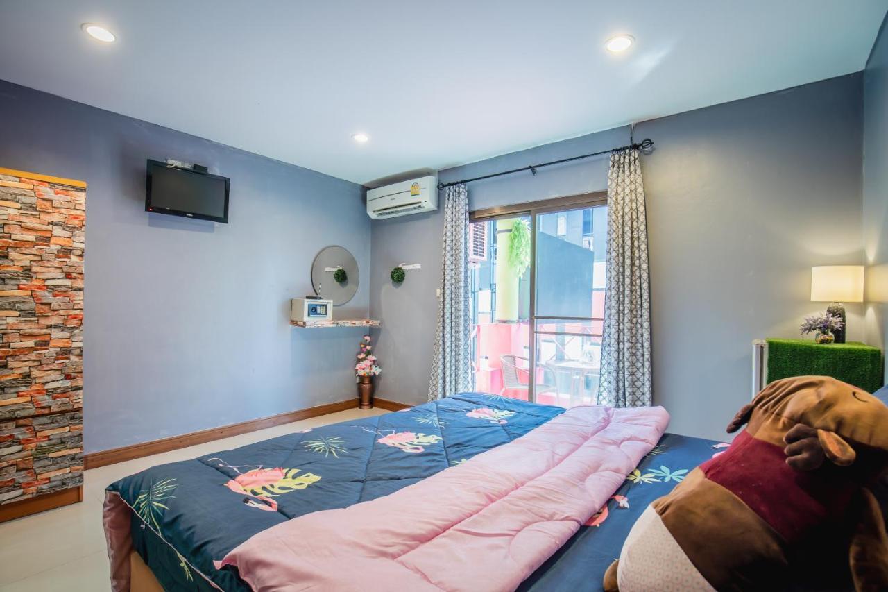 Menulis Coolly House Patong Bed & Breakfast Екстериор снимка