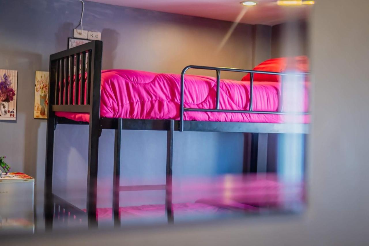Menulis Coolly House Patong Bed & Breakfast Екстериор снимка